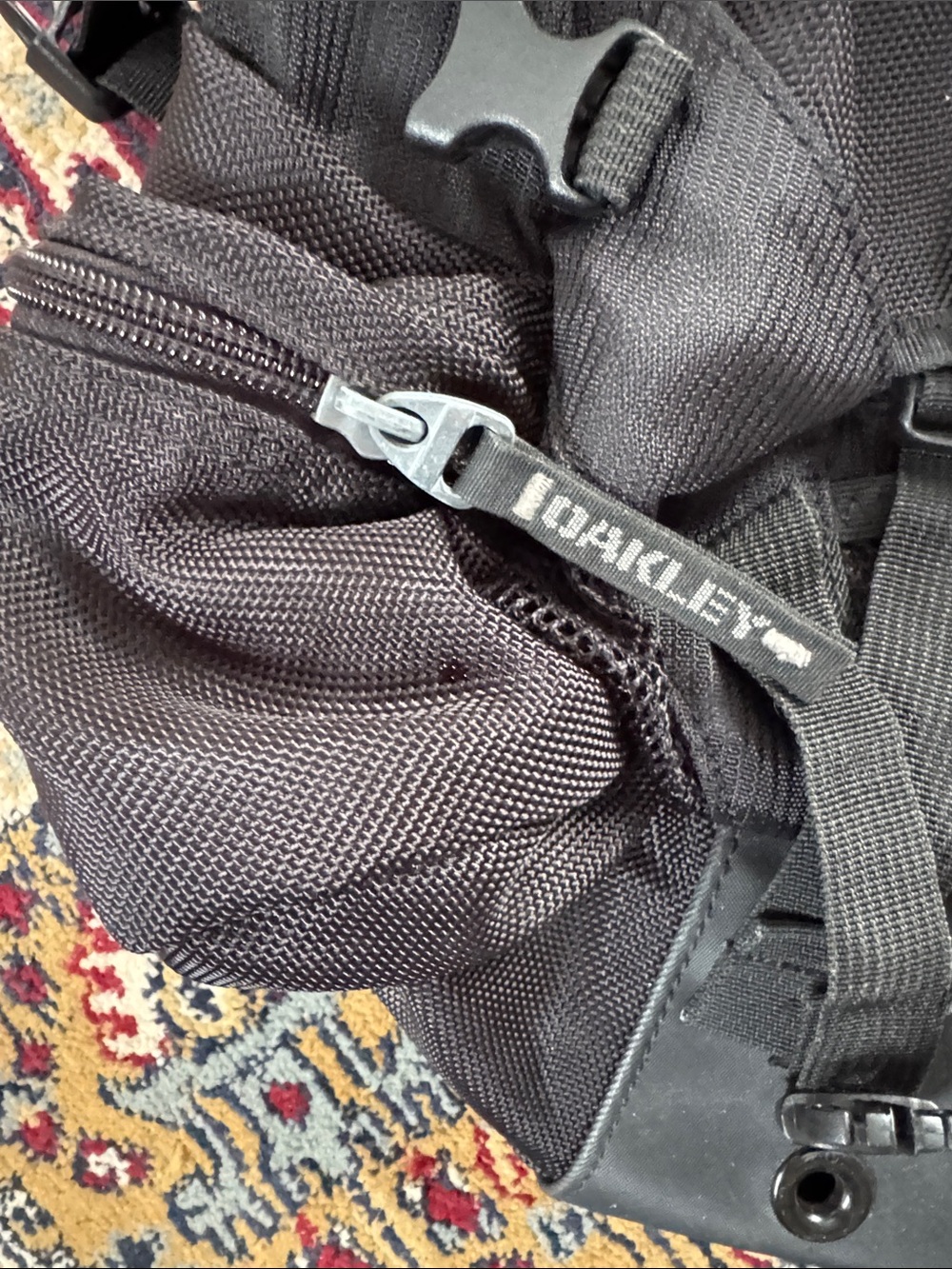 Oakley Black Utility Backpack with Buckle Straps Mini RARE - Picture 13 of 16